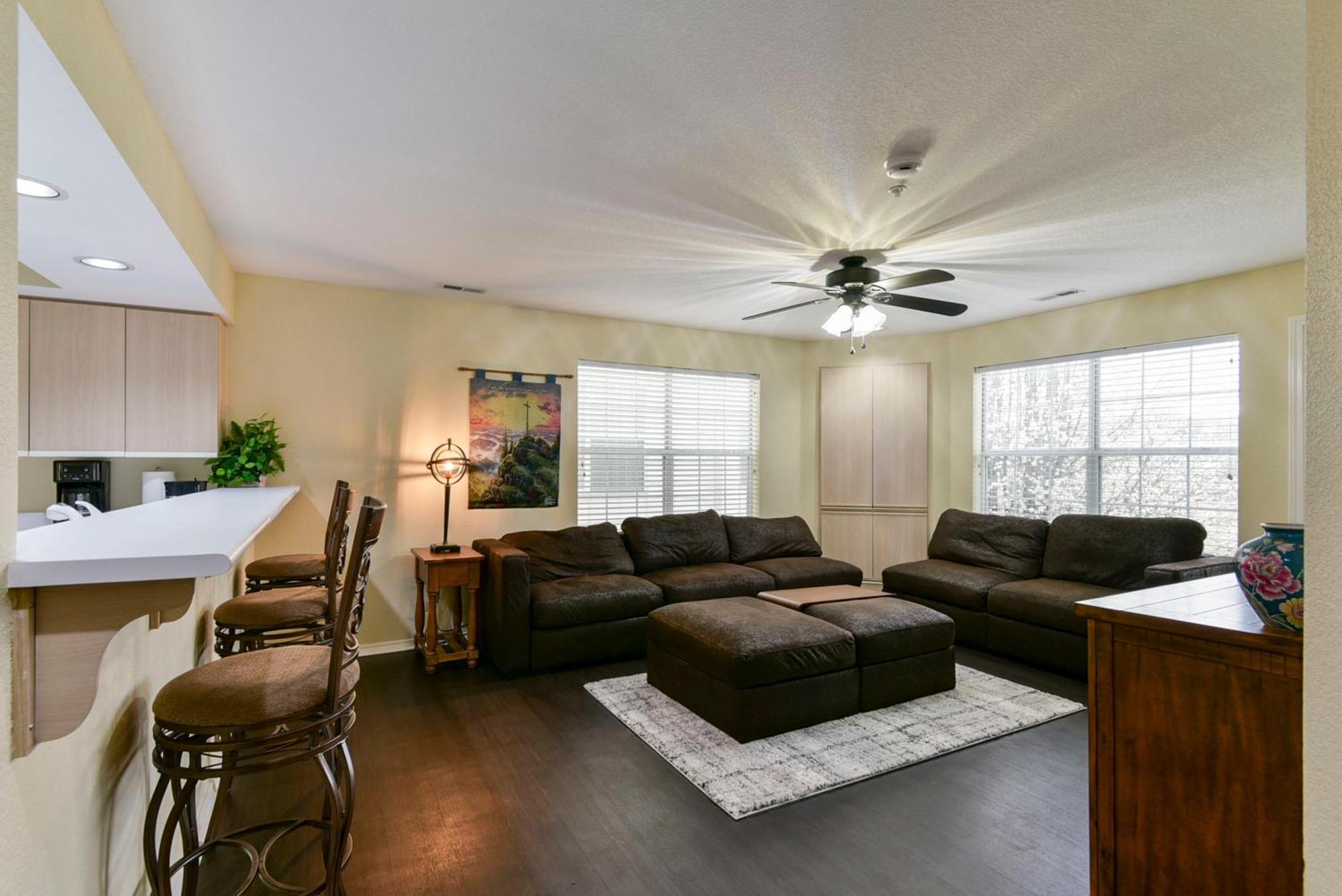Gorgeous At Thousand Hills - Heart Of - Spacious And Affordable Apartment *