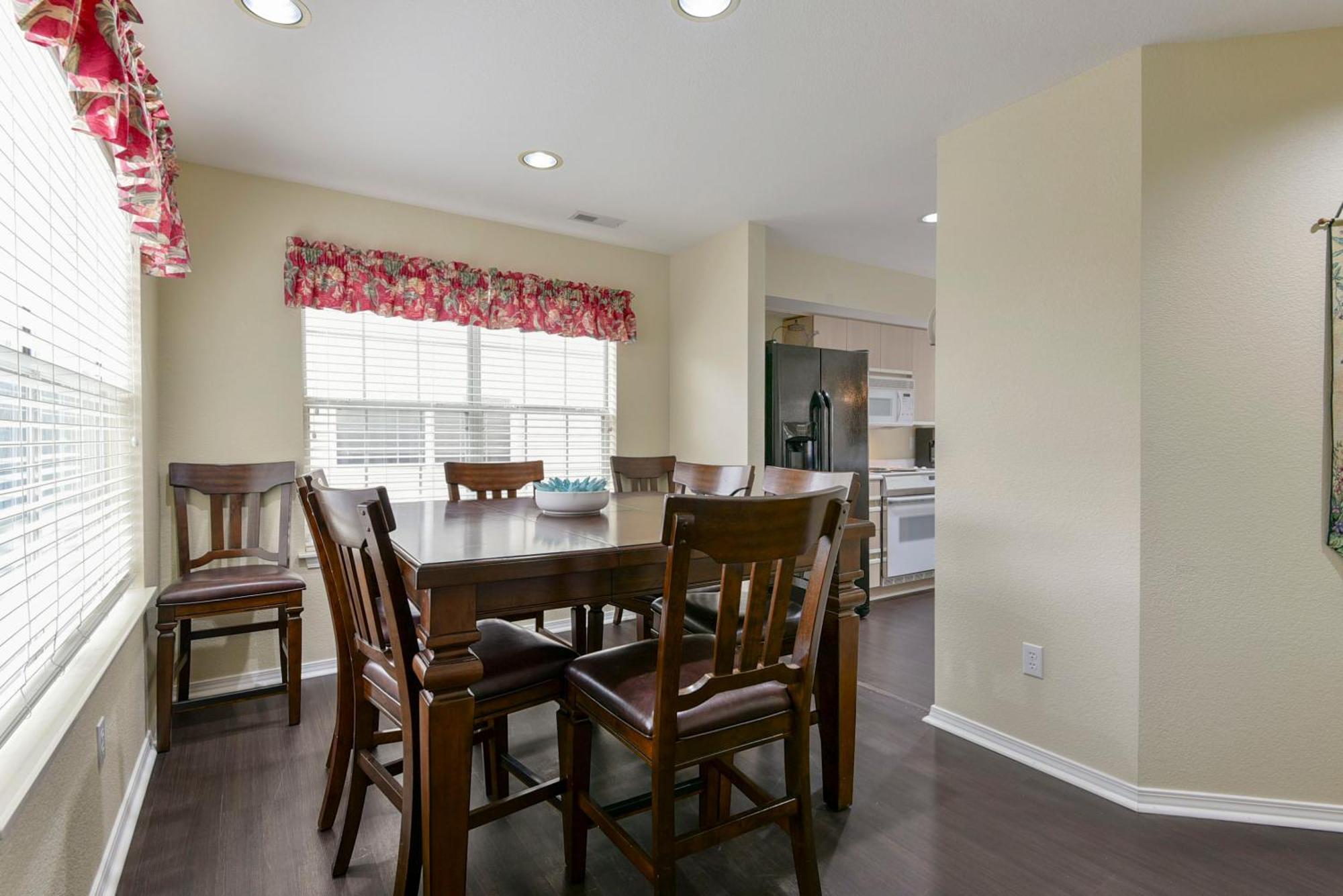 Apartment Gorgeous At Thousand Hills - Heart Of - Spacious And Affordable *