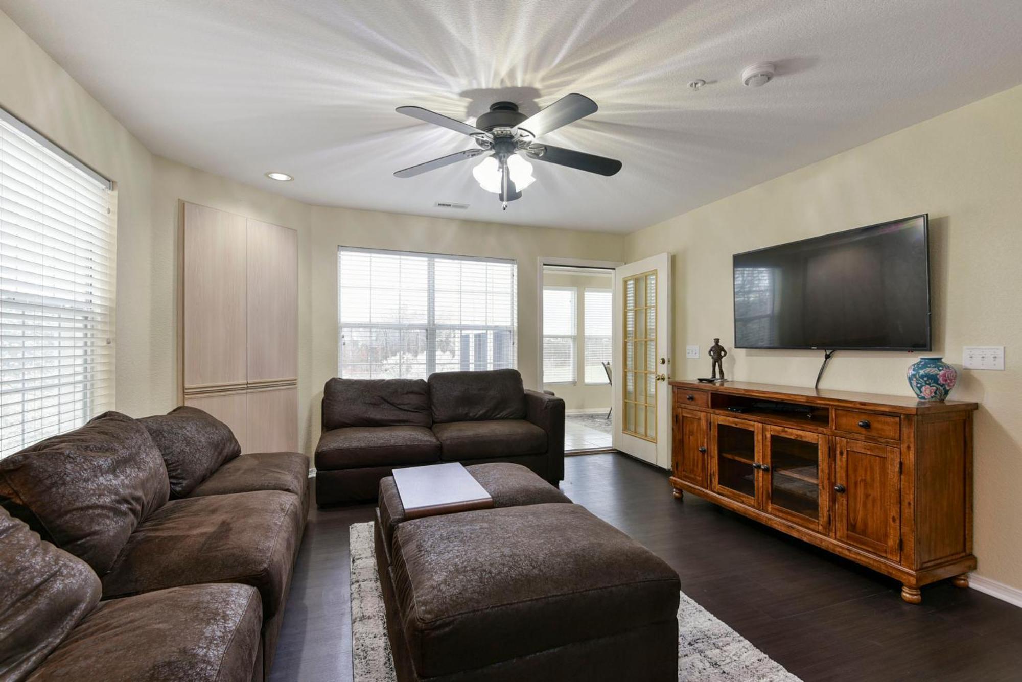 Gorgeous At Thousand Hills - Heart Of - Spacious And Affordable Apartment