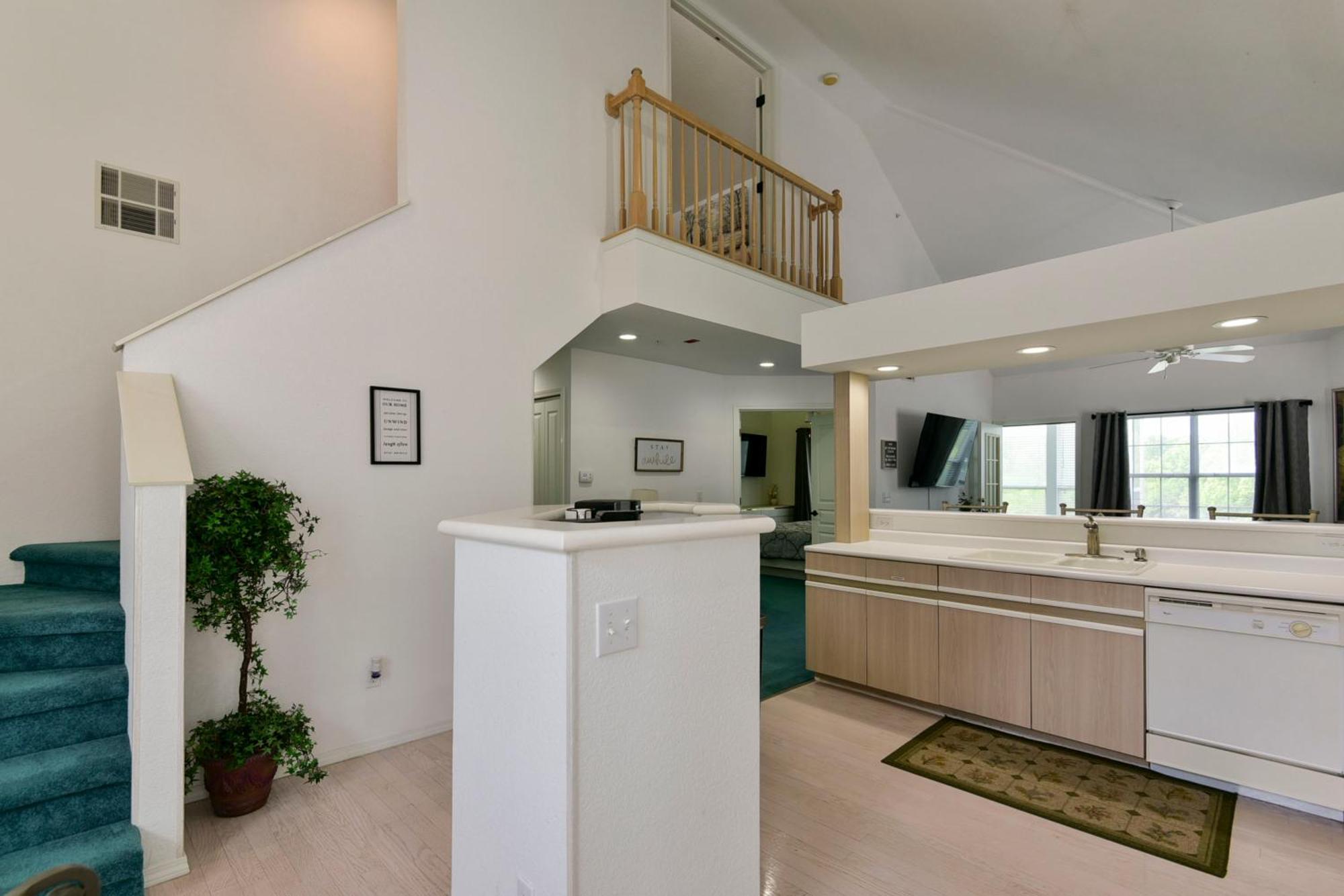 Gorgeous At Thousand Hills - Heart Of - Spacious And Affordable *