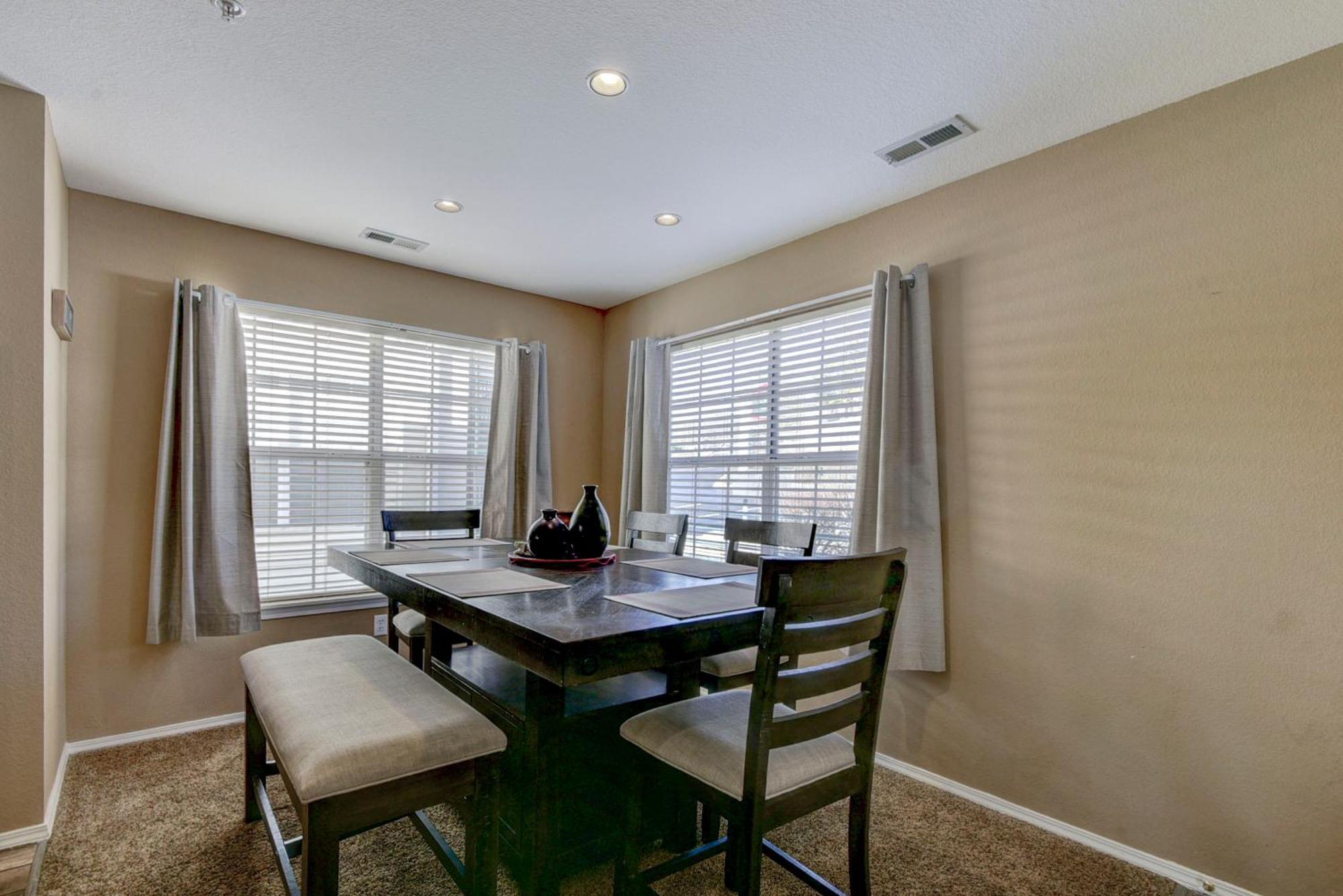 Gorgeous At Thousand Hills - Heart Of - Spacious And Affordable