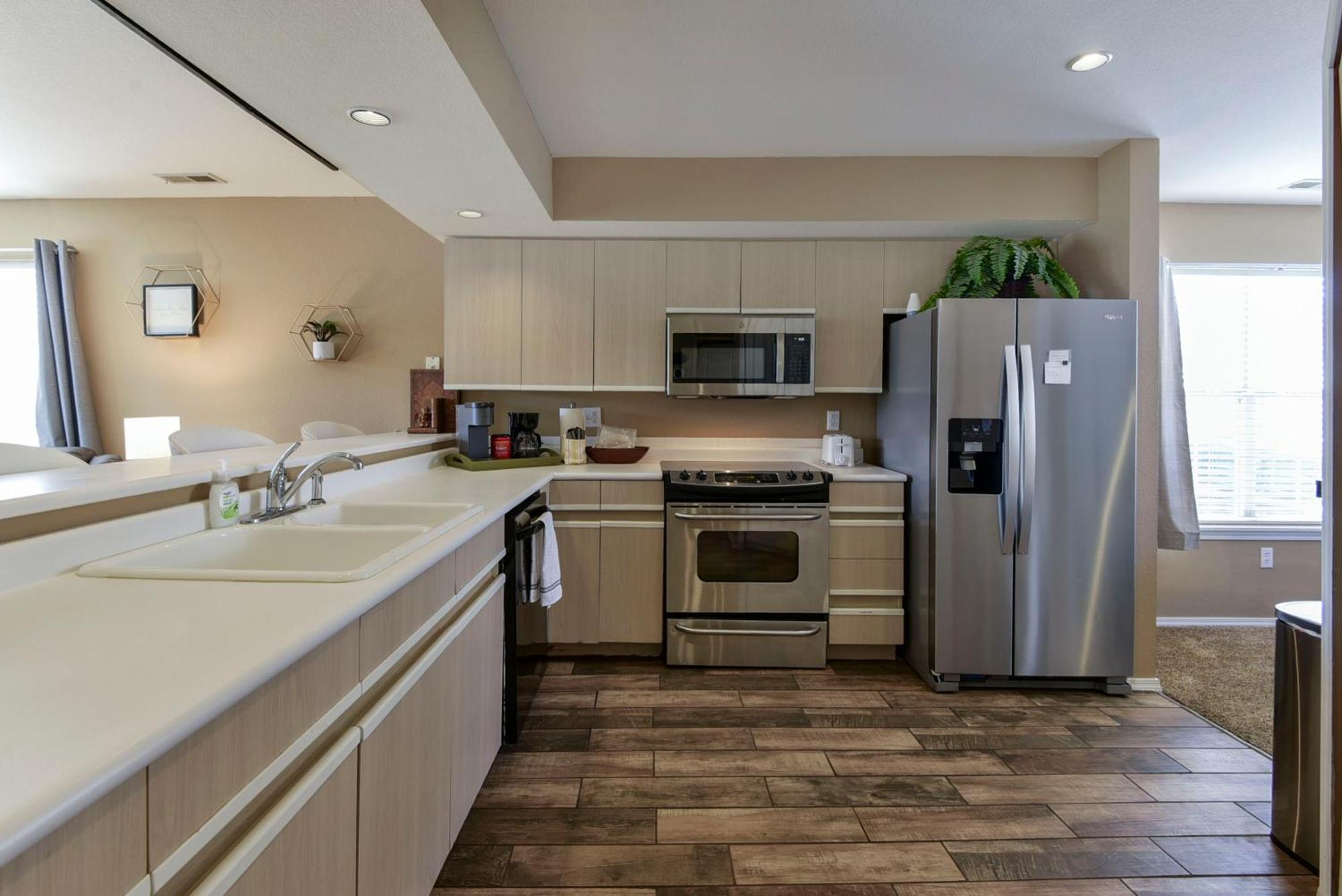 Gorgeous At Thousand Hills - Heart Of - Spacious And Affordable Apartment *